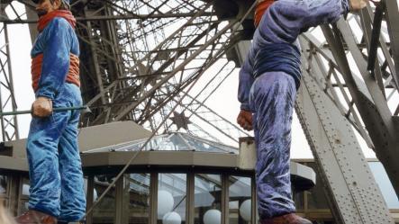 Mock-ups of Eiffel Tower painters