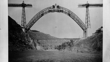 Viaduct of Garabit in construction