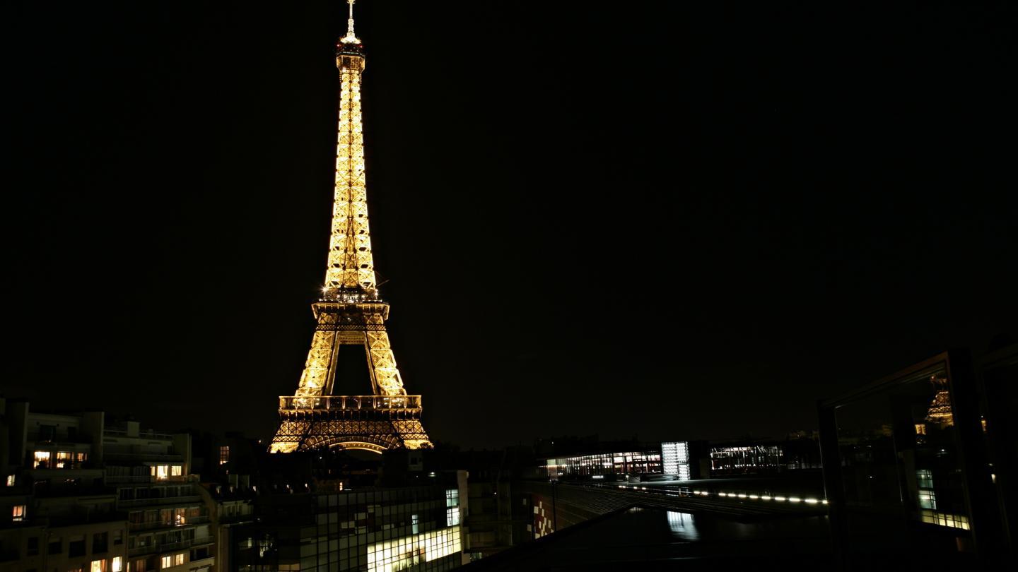 La tour Eiffel de nuit