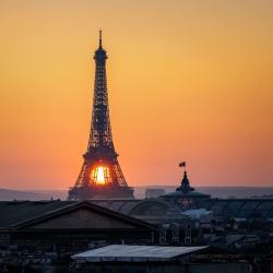 🇫🇷 Bon week-end !

🌐 Have a great weekend!

📸 @iamrusselryan 

#tourEiffel #EiffelTower #tourEiffelParis #EiffelTowerParis #EiffelOfficielle #Parisjetaime #quefaireaparis #Paris #France