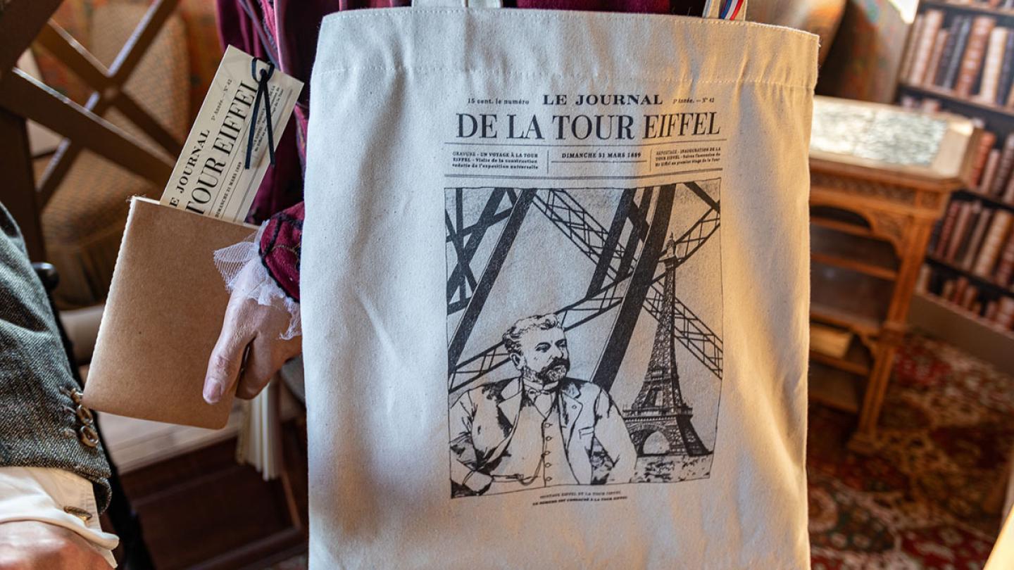 Photo of the tote bag from the Gustave Eiffel collection