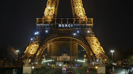 Projection Merci sur la tour Eiffel