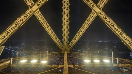 Vue sur la structure de la tour Eiffel
